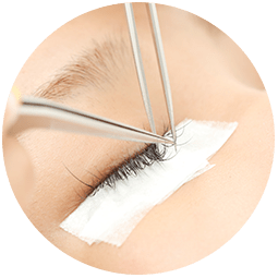 Safe Removal of Eyelash Extensions